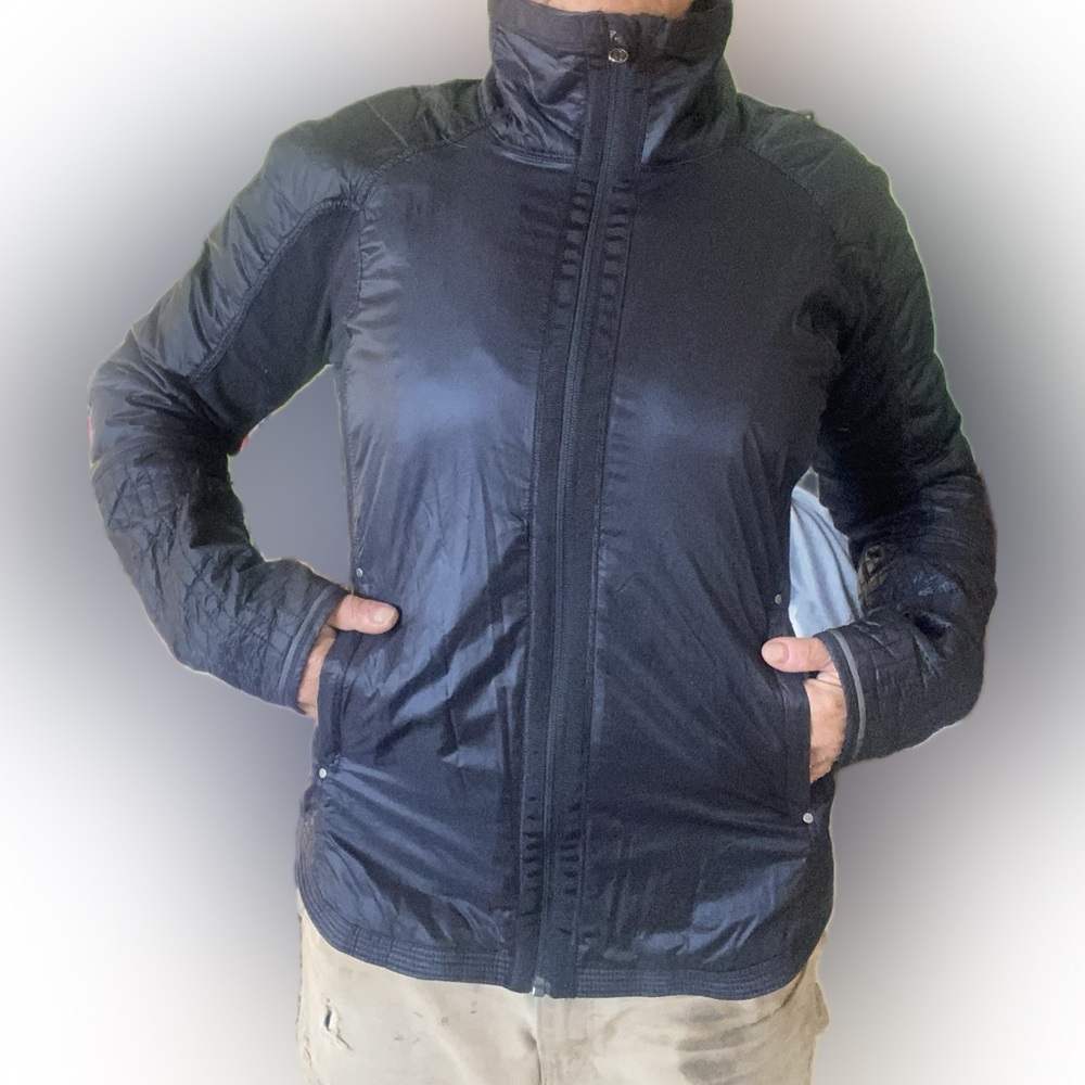 LULU LEMON  LIGHT WO JACKET